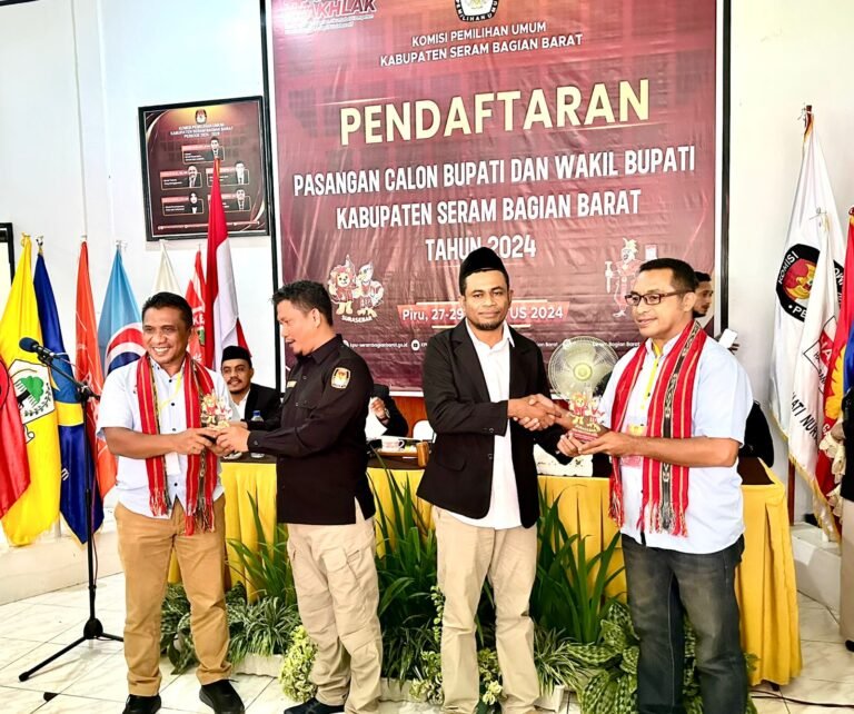 Pasangan Hati Daftar Cabub dan Cawabup Kabupaten SBB di KPU